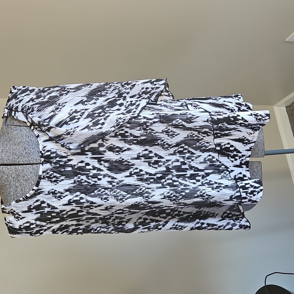 Avenue graphic print sleeveless tank